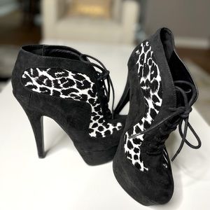 Black & White Leopard Print Booties. Very lightly worn. Size 8. THIN heel.